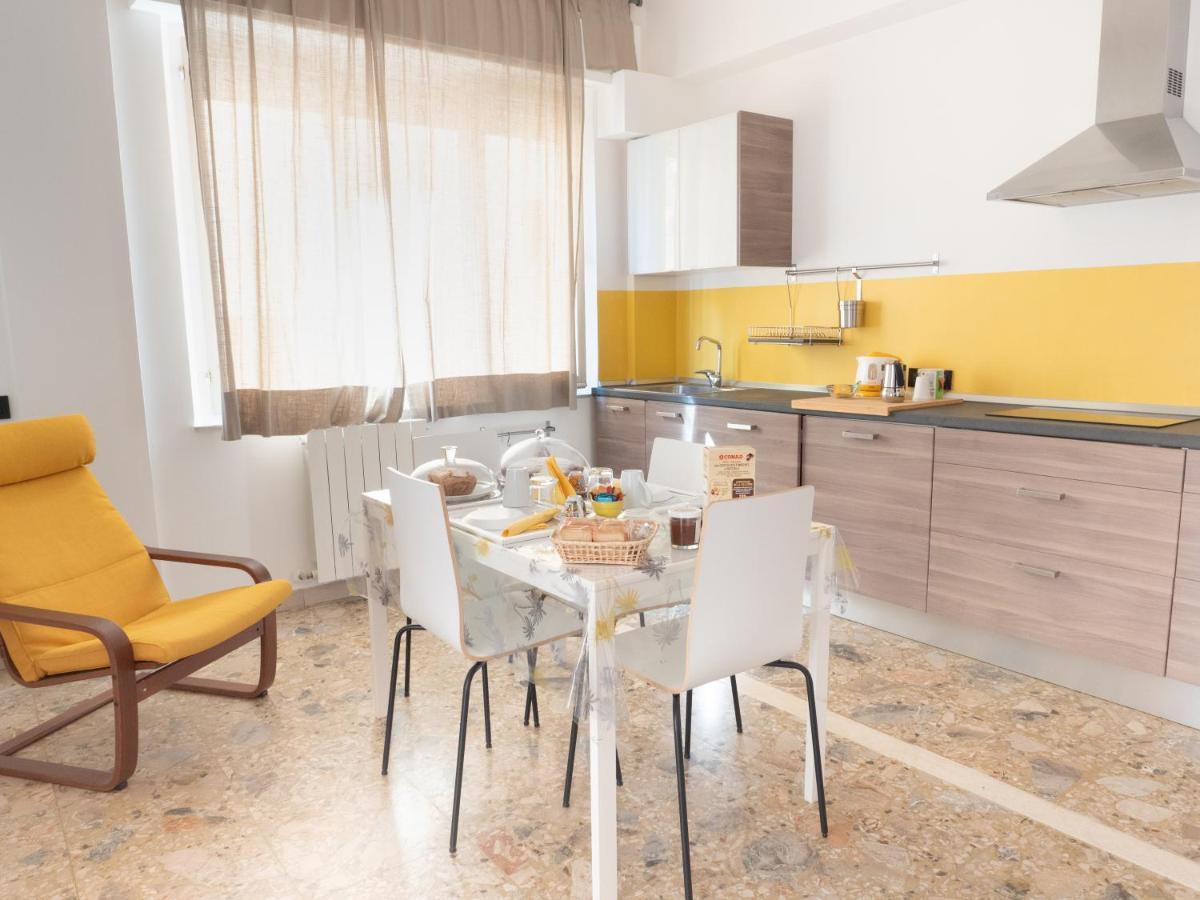 포르토 산텔피디오 La Casa Di Adua B&B 외부 사진